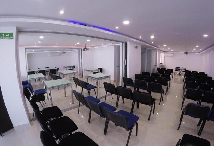 Hotel Kamaleb Farallones