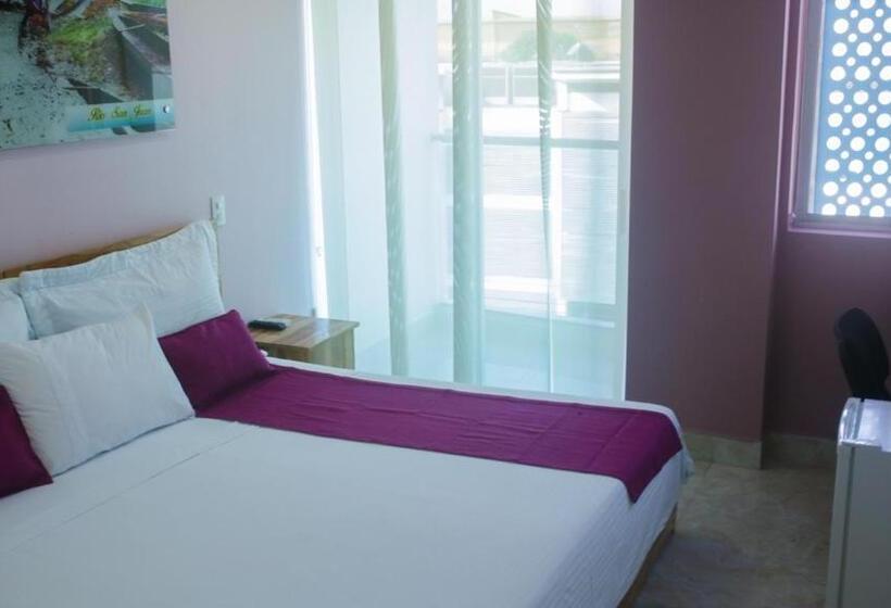 Hotel Kamaleb Farallones