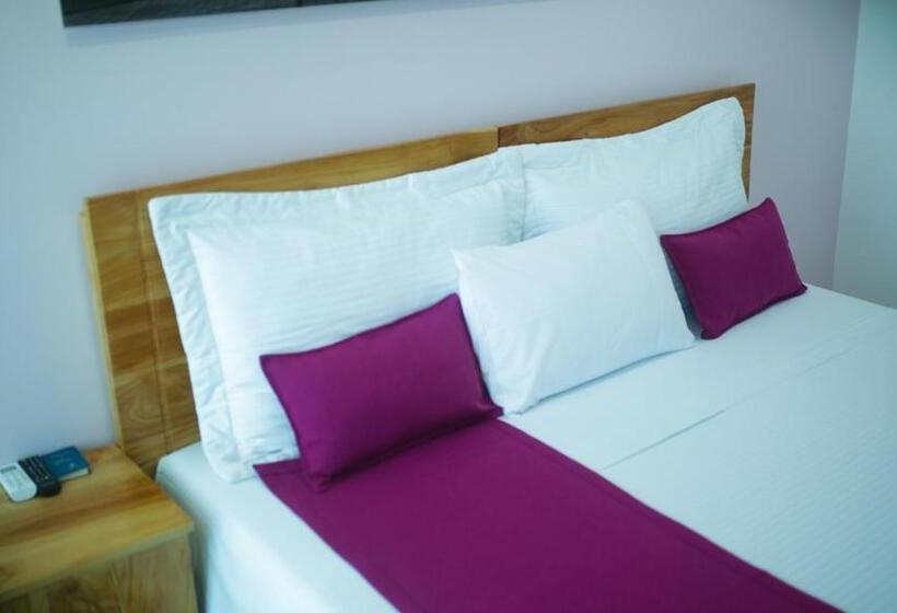 Hotel Kamaleb Farallones