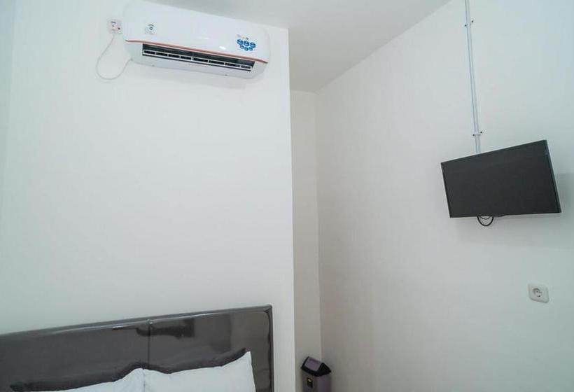 בית מלון כפרי Koolkost Syariah At Jalan Cemara Koja