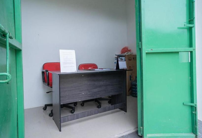 בית מלון כפרי Koolkost Syariah At Jalan Cemara Koja