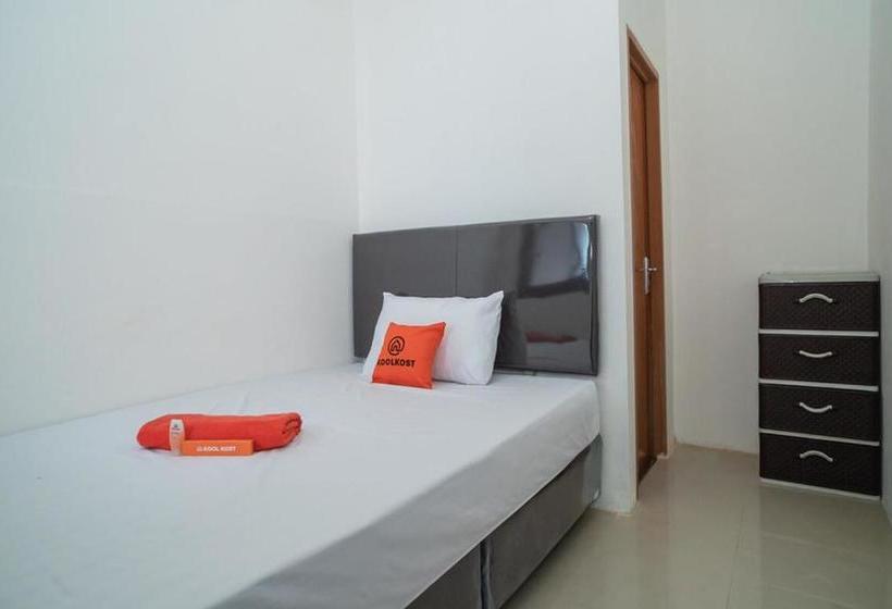 בית מלון כפרי Koolkost Syariah At Jalan Cemara Koja