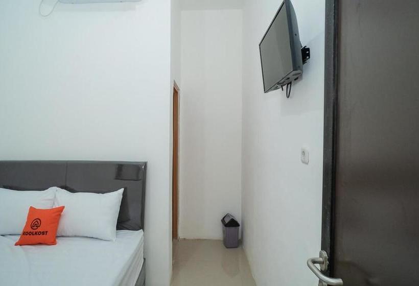 בית מלון כפרי Koolkost Syariah At Jalan Cemara Koja