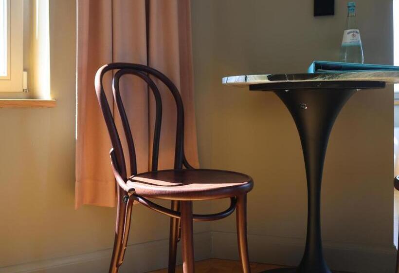 هتل Mimosa Suites