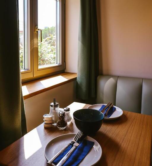 هتل Mimosa Suites