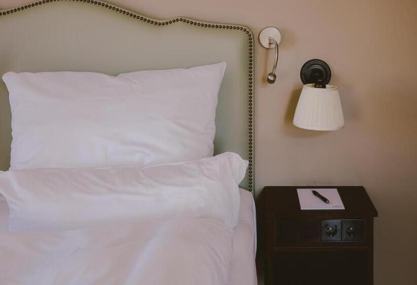 هتل Mimosa Suites