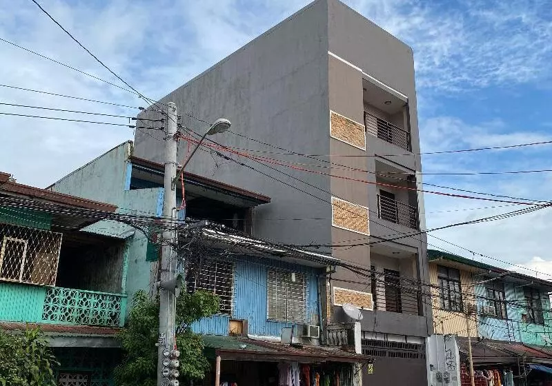 ホテル Oyo 766 Ichehan Apartments