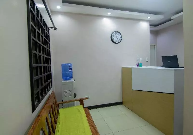 ホテル Oyo 766 Ichehan Apartments