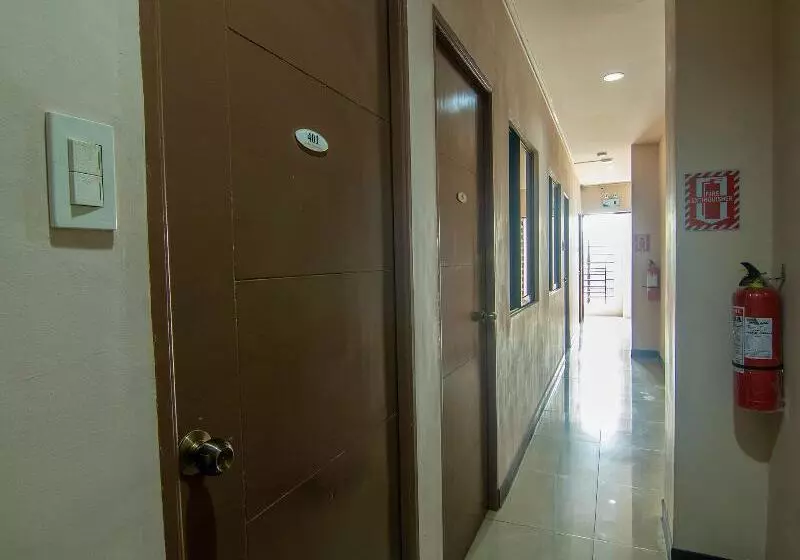 ホテル Oyo 766 Ichehan Apartments