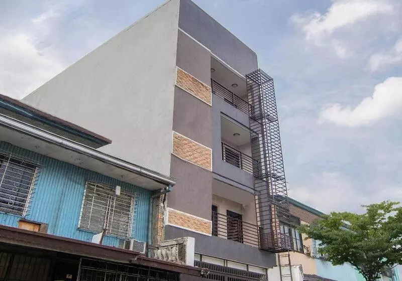 ホテル Oyo 766 Ichehan Apartments