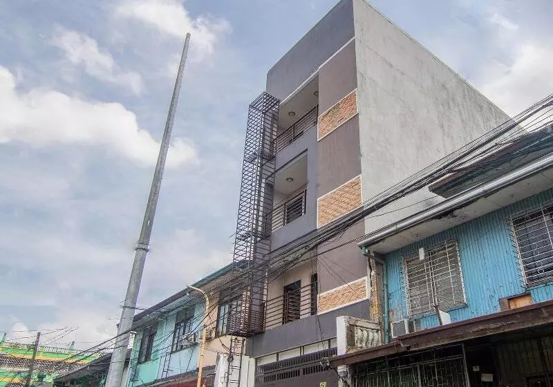 ホテル Oyo 766 Ichehan Apartments