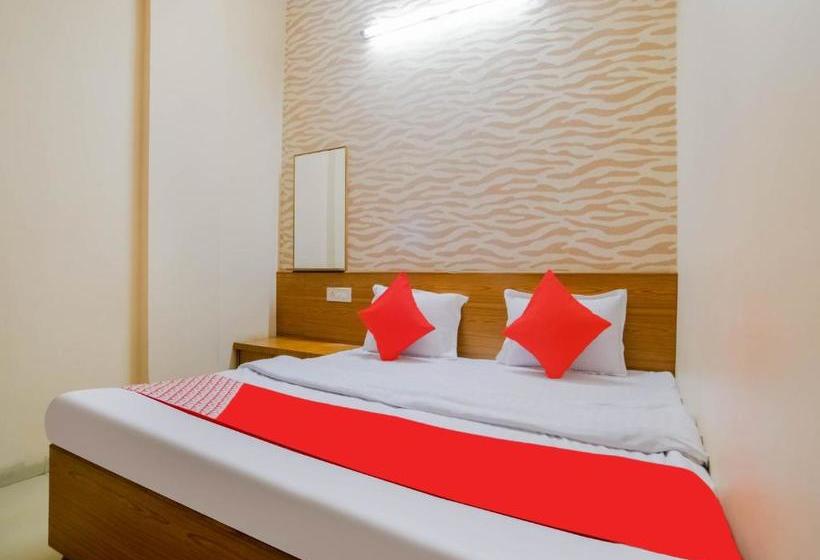 ホテル Oyo 78789 Sai Mandapam