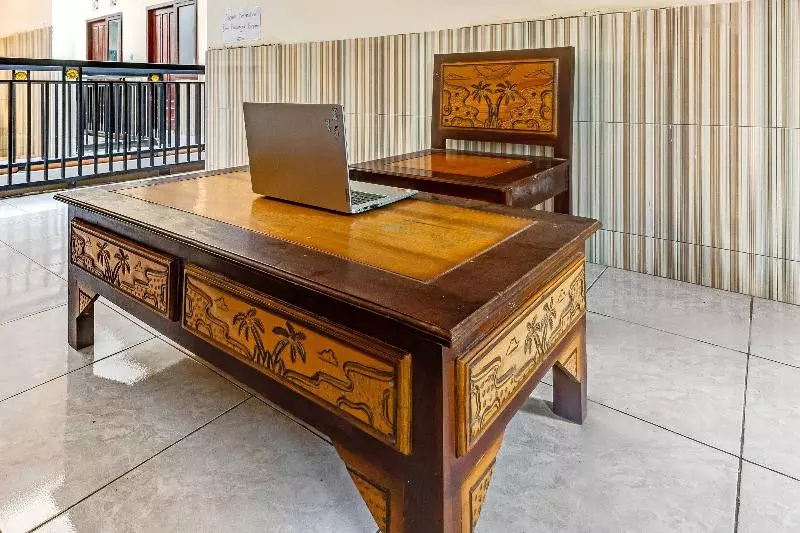 Hotelli Oyo 90318 Queen Nadine Guest House Syariah