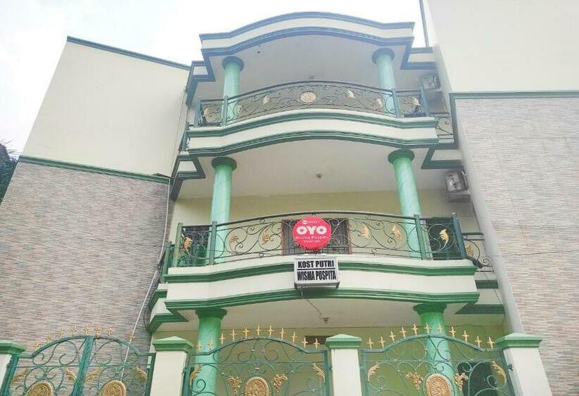 בית מלון כפרי Oyo 90323 Wisma Puspita Syariah