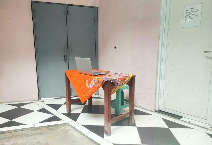 בית מלון כפרי Oyo 90323 Wisma Puspita Syariah