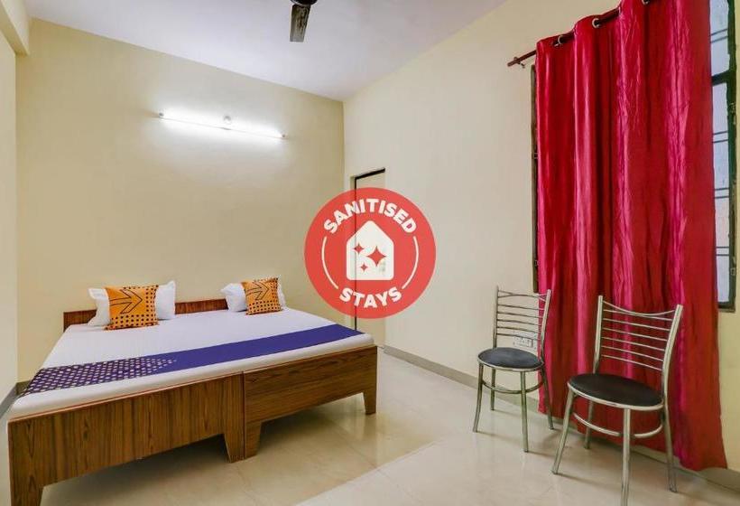 בית מלון כפרי Oyo Lck1245 Classio