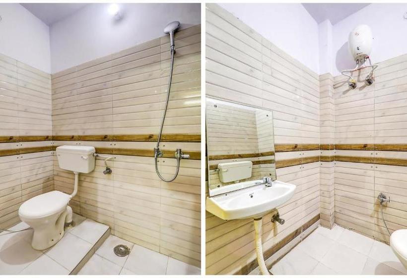 בית מלון כפרי Oyo Lck1245 Classio