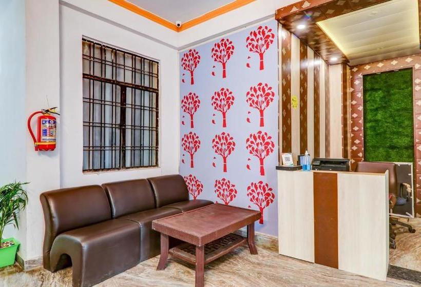 בית מלון כפרי Oyo Lck1245 Classio