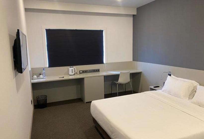 ホテル Pemba Express