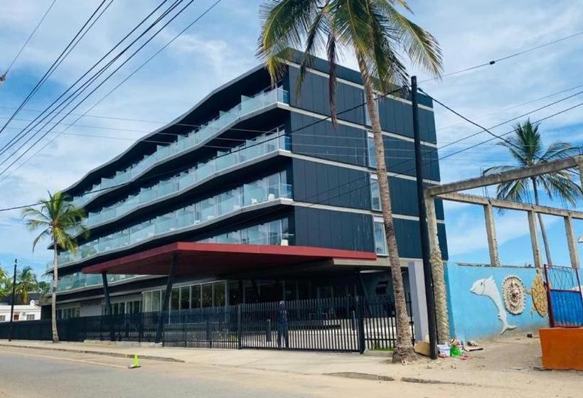 ホテル Pemba Express