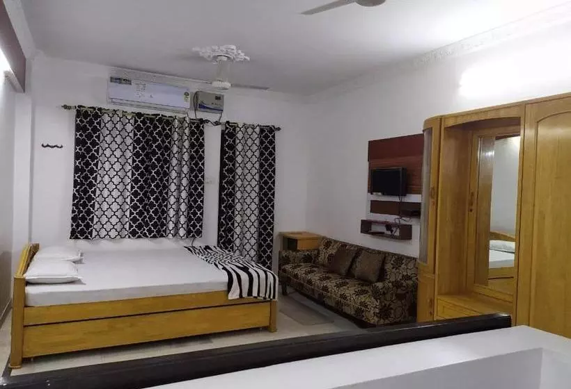 هتل Vamoose Badri Villa