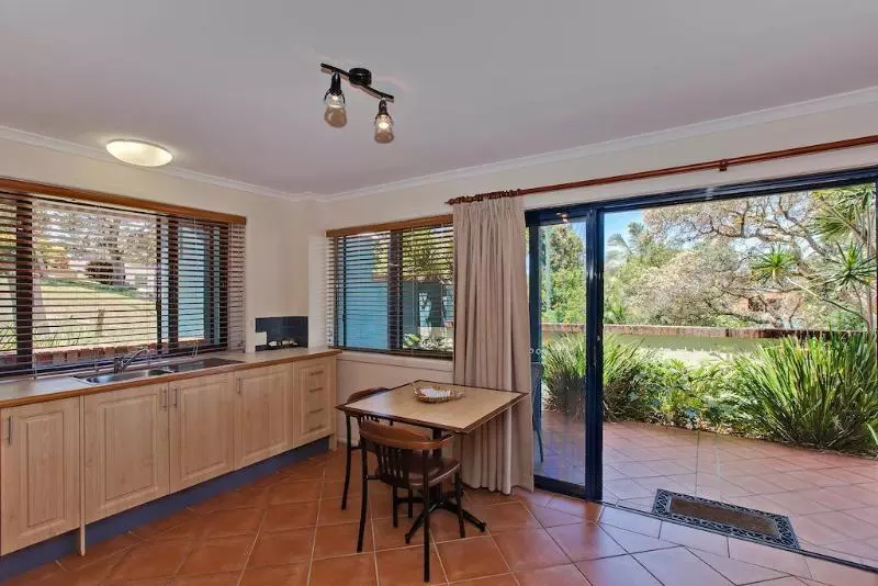 Coast Yamba   Adults Only