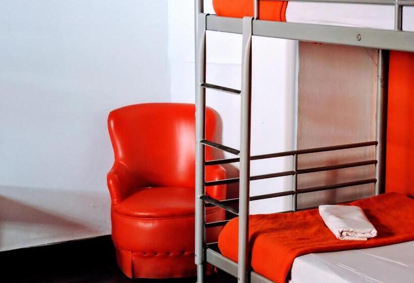 مسافرخانه Feetup Home Backpackers Valencia