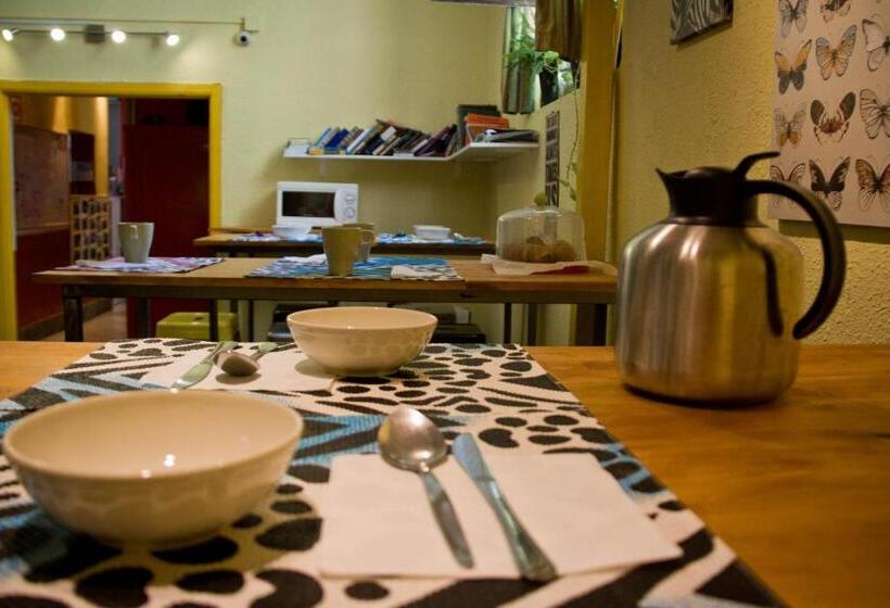 مسافرخانه Feetup Home Backpackers Valencia