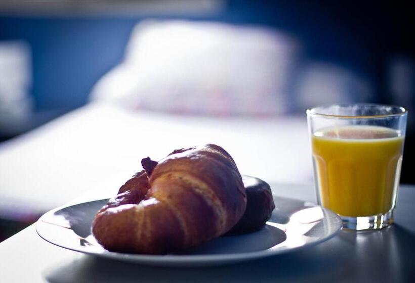 مسافرخانه Feetup Home Backpackers Valencia