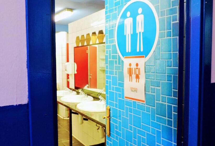 مسافرخانه Feetup Home Backpackers Valencia