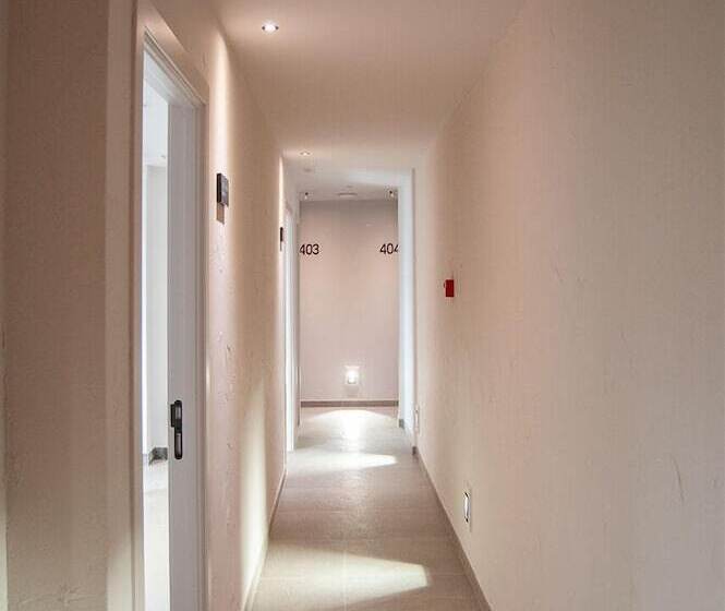 בית מלון כפרי Quatre Llunes