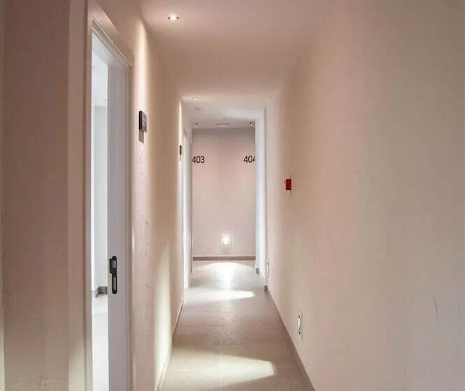 호텔 Quatre Llunes