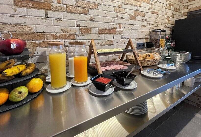 בית מלון כפרי Quatre Llunes