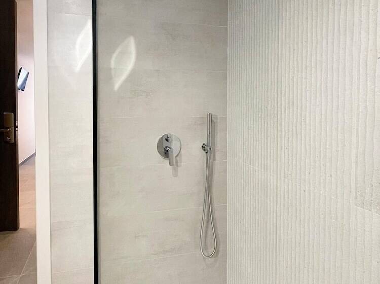 בית מלון כפרי Quatre Llunes