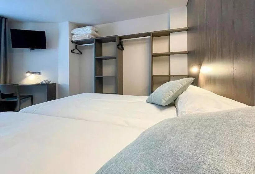 호텔 Quatre Llunes