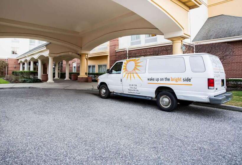 Отель La Quinta By Wyndham Islip Macarthur Airport