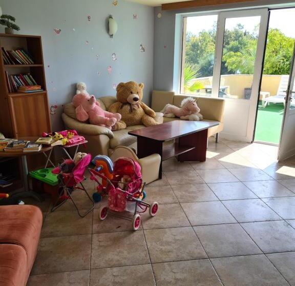 בית מלון כפרי Paris Relax Zone