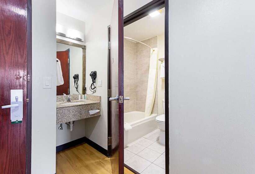 Отель Quality Inn Greenville I30