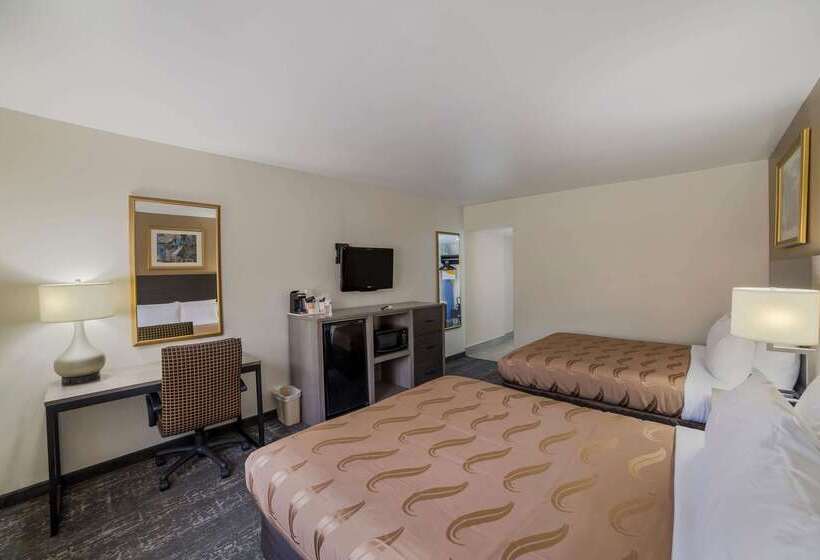 ホテル Quality Inn & Suites Goodyear  Phoenix West