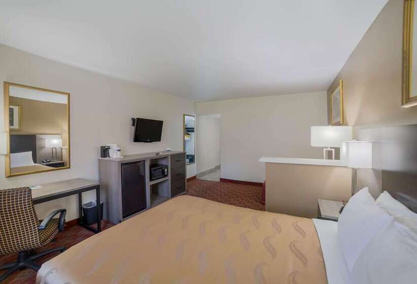 ホテル Quality Inn & Suites Goodyear  Phoenix West