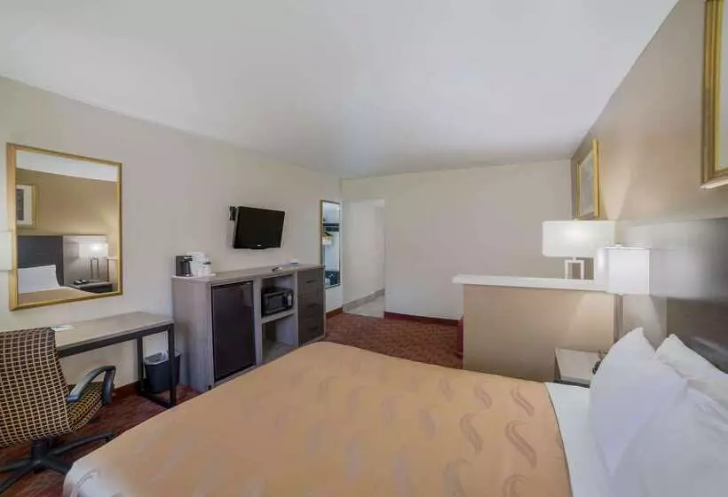 Отель Quality Inn & Suites Goodyear  Phoenix West