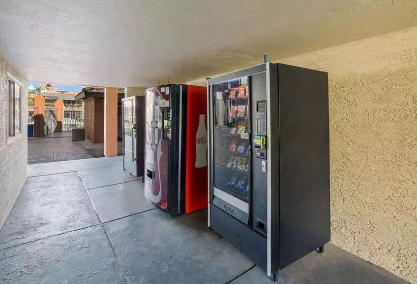 Отель Quality Inn & Suites Goodyear  Phoenix West