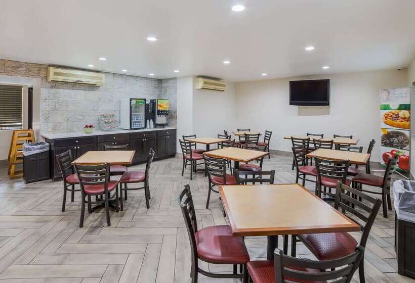 ホテル Quality Inn & Suites Goodyear  Phoenix West