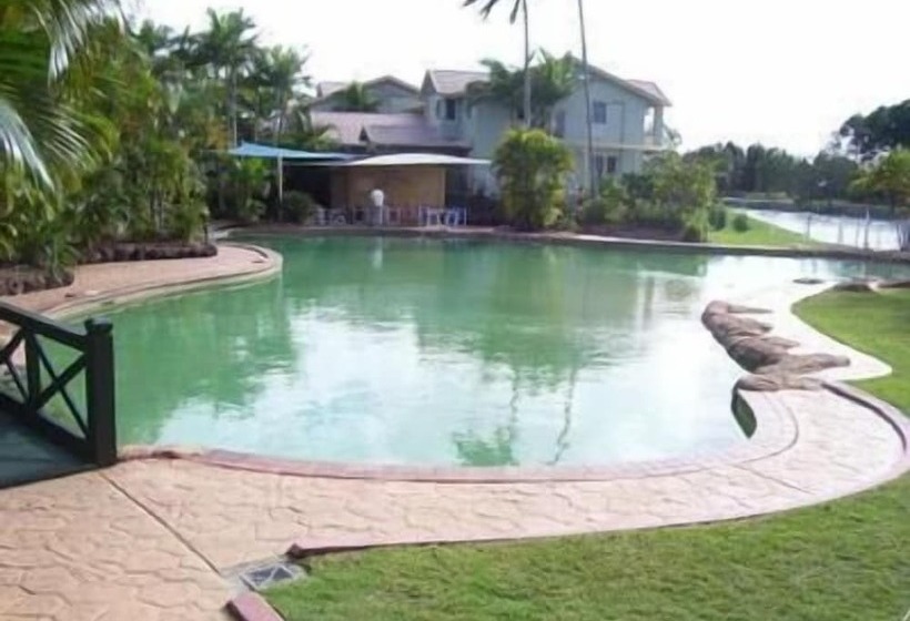 Отель Sailfish Cove