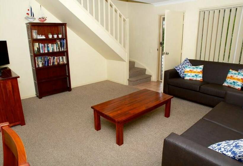 Отель Sailfish Cove