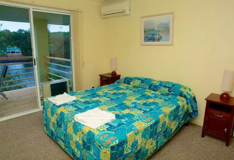 Отель Sailfish Cove