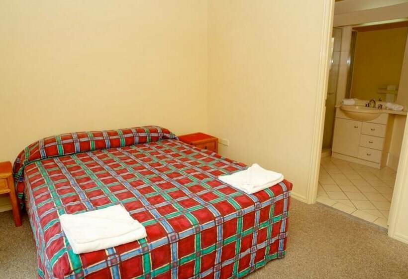 Отель Sailfish Cove