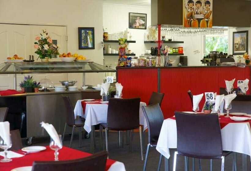 Отель Sailfish Cove