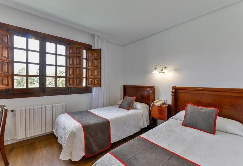 בית מלון כפרי Santillana