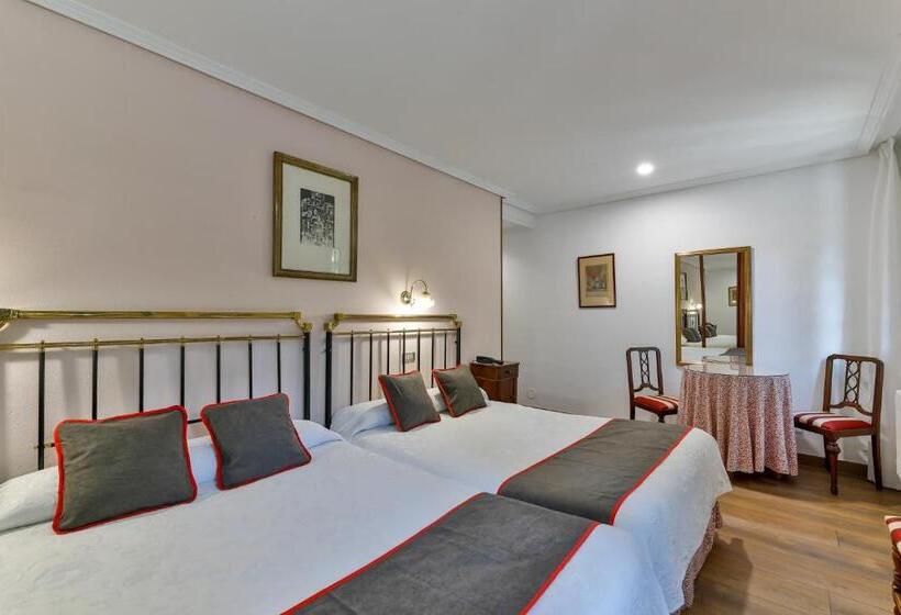 בית מלון כפרי Santillana